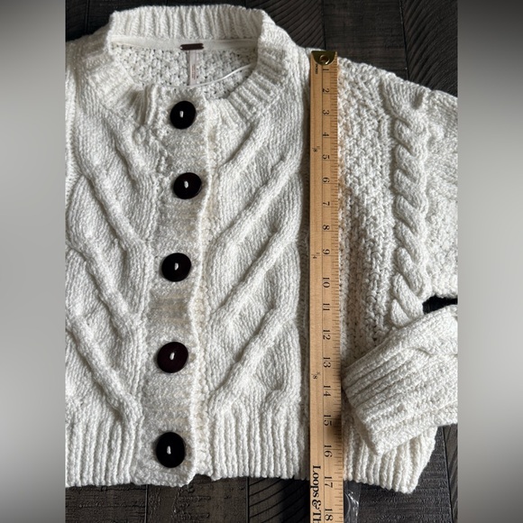 🧶 Free People Cable Knit Cropped Cardigan Sweater – Small – - Picture 9 of 9